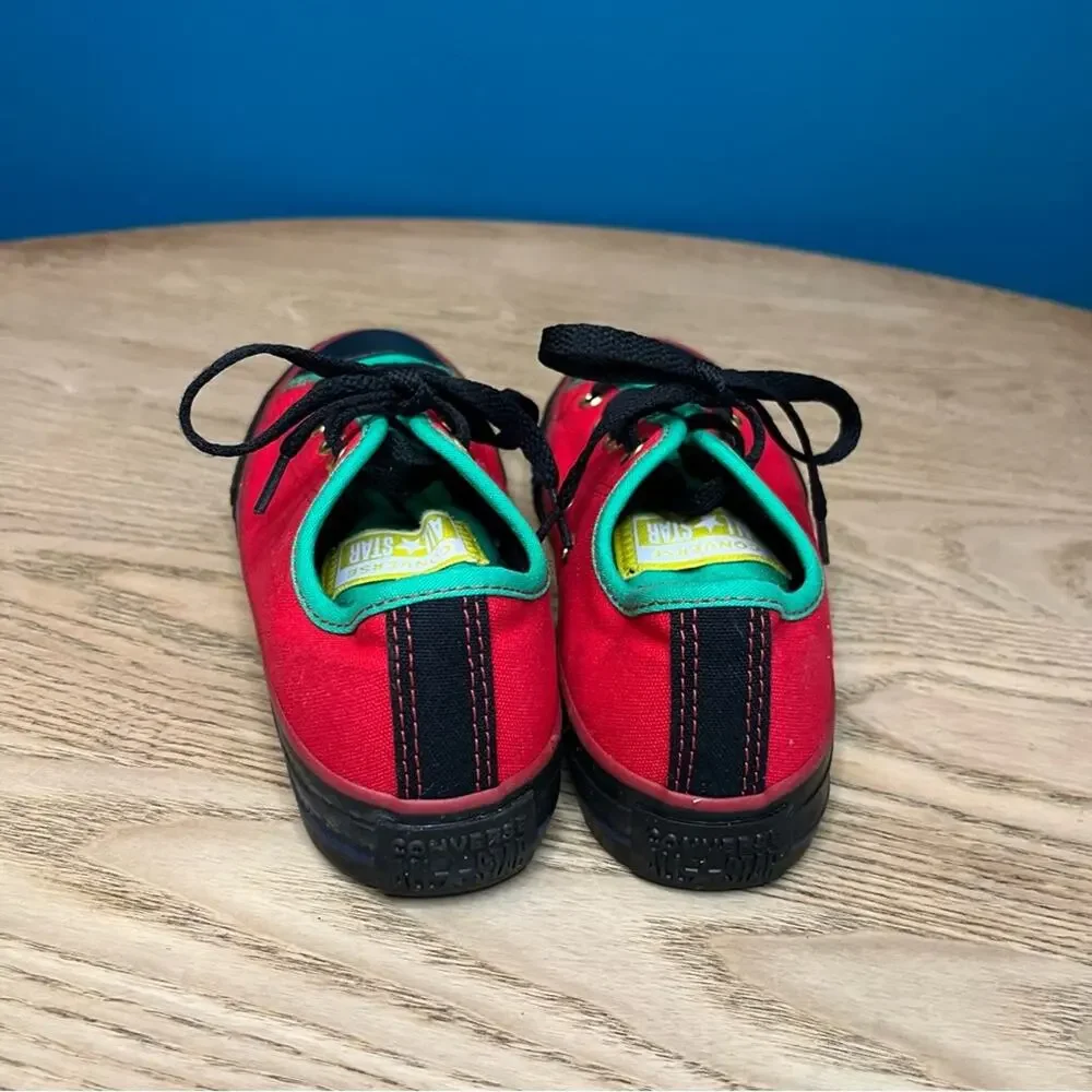 NWOT Converse Kid’s Chuck Taylor All Star Low Sneakers Green Red Black Size 2